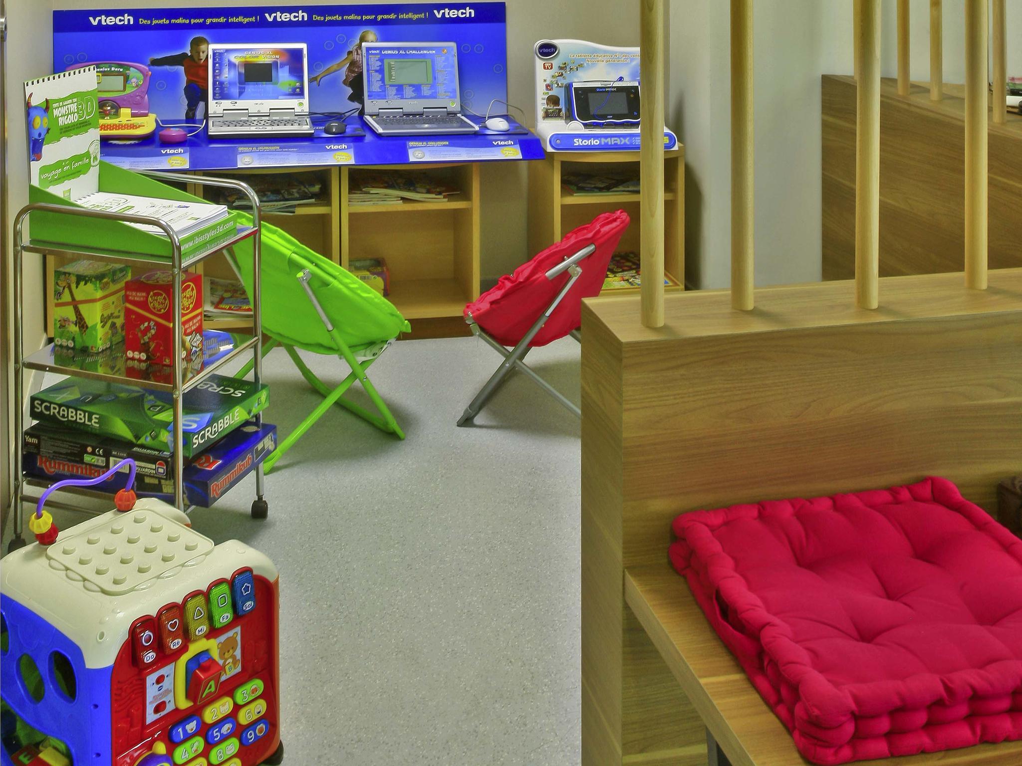 Ibis Styles Castres Hotel Castres  Eksteriør billede