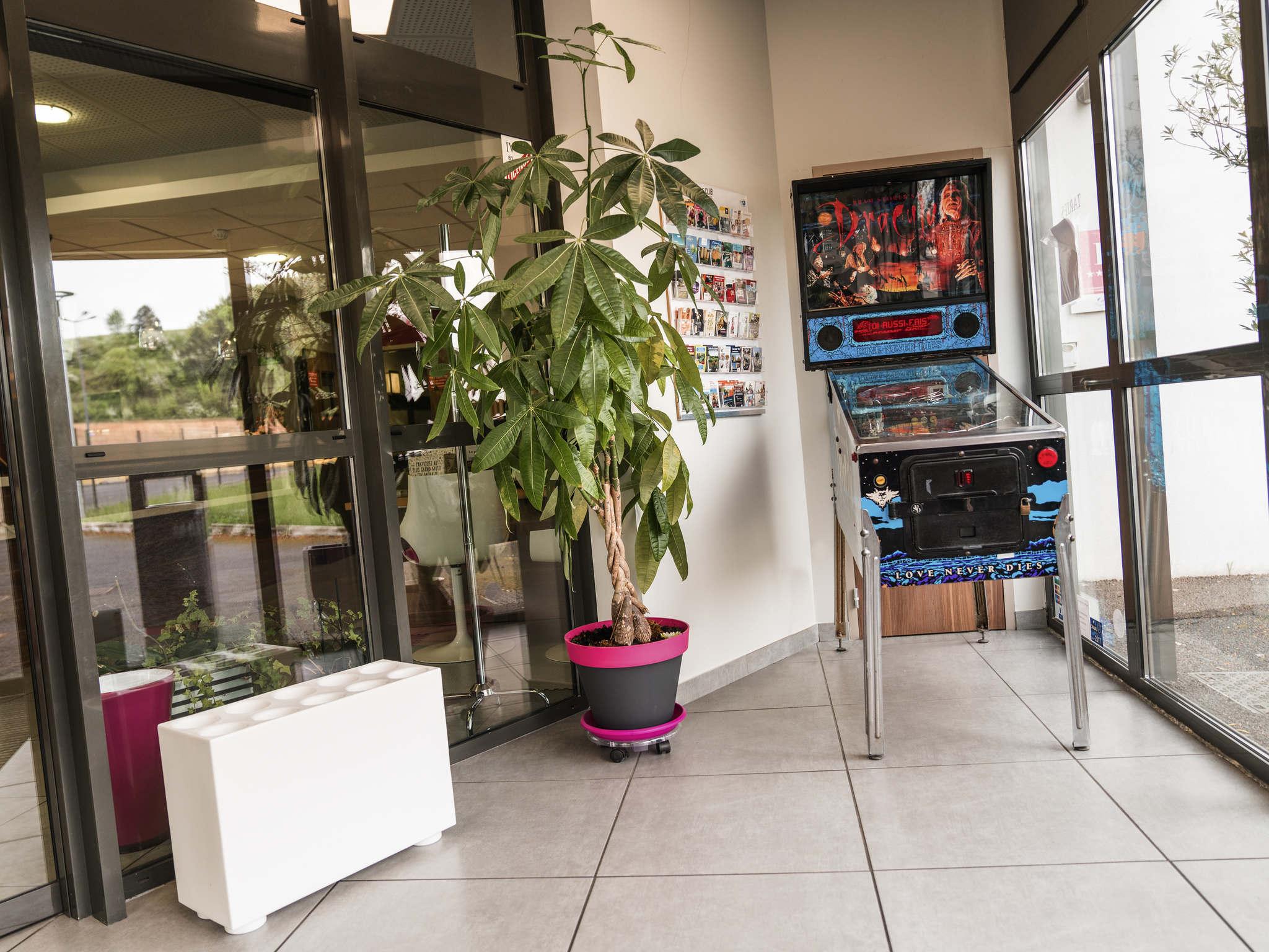 Ibis Styles Castres Hotel Castres  Eksteriør billede